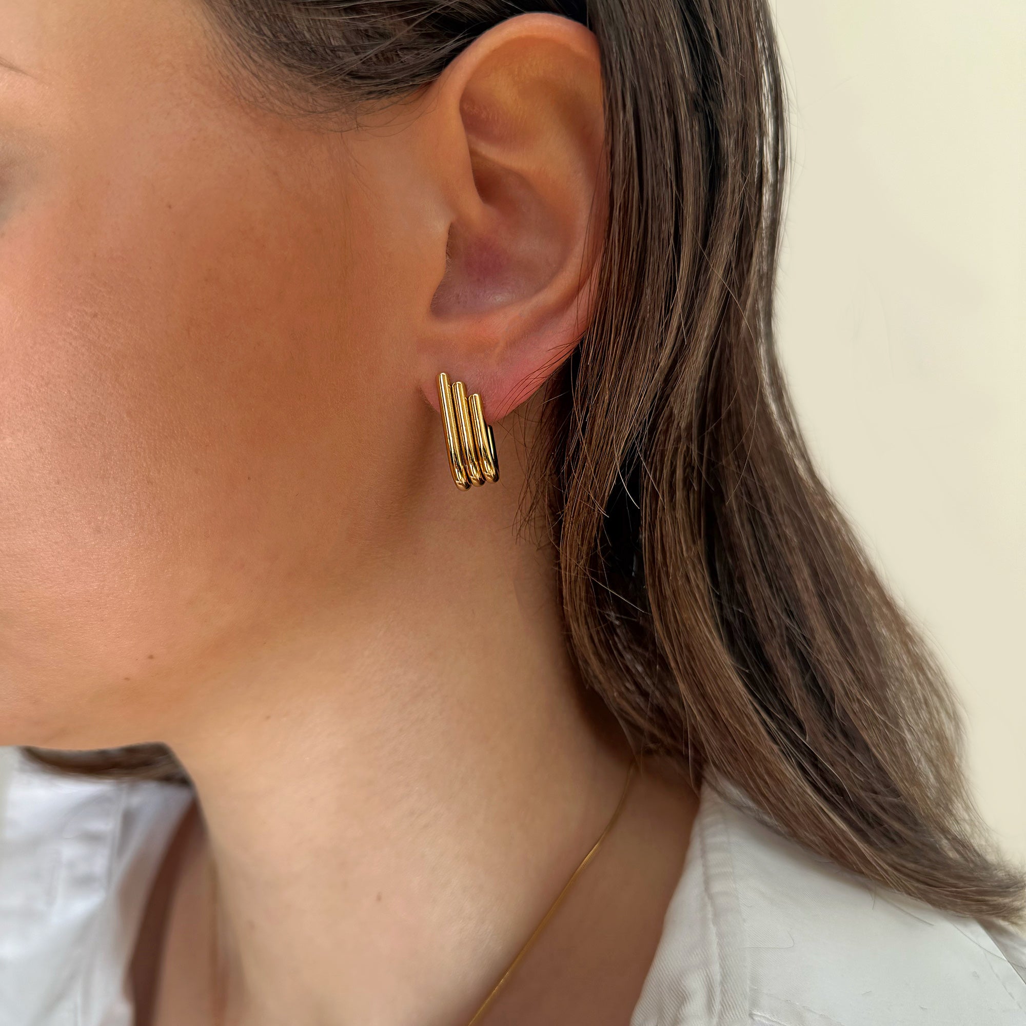 RAMONA GOLD RIBBED J EARRINGS