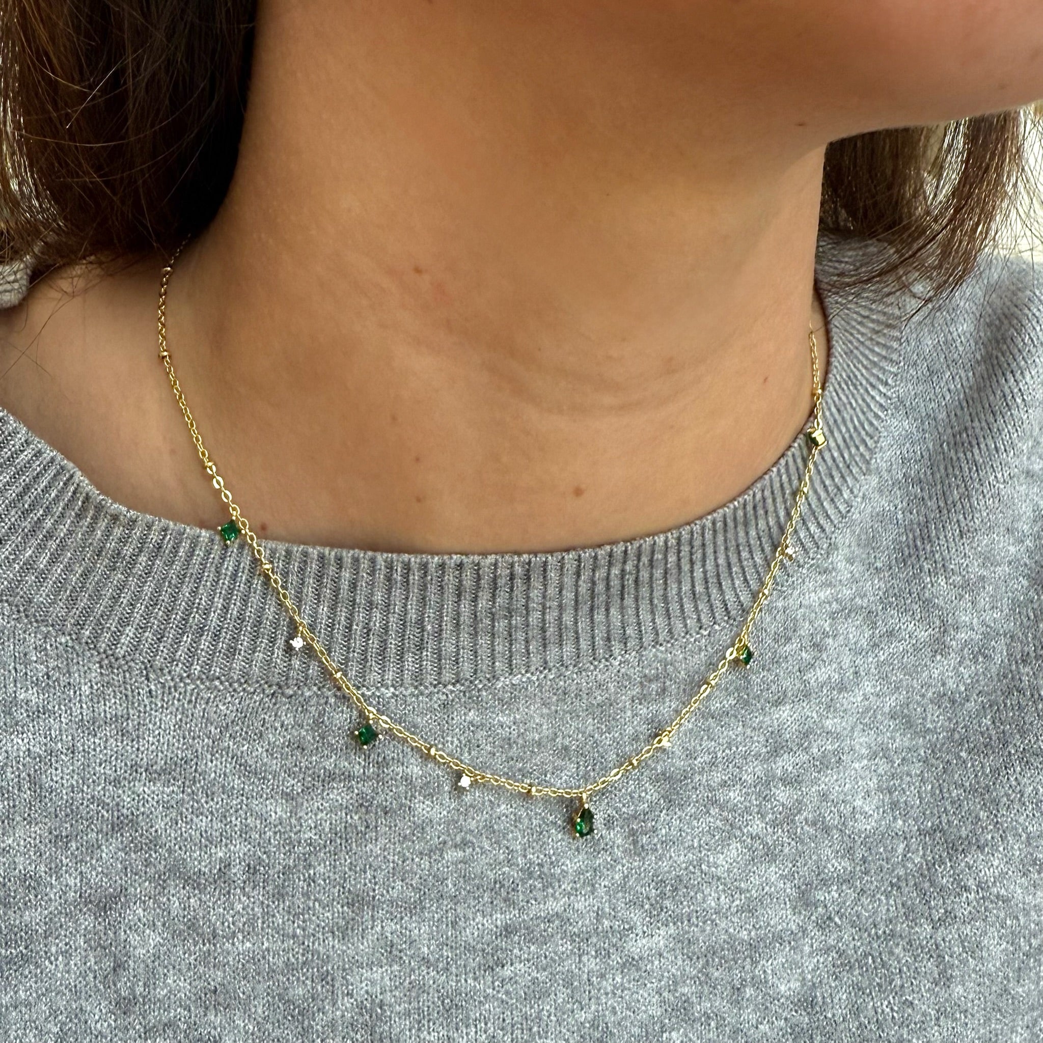 GOLD EMERALD SATELLITE NECKLACE SAMPLE