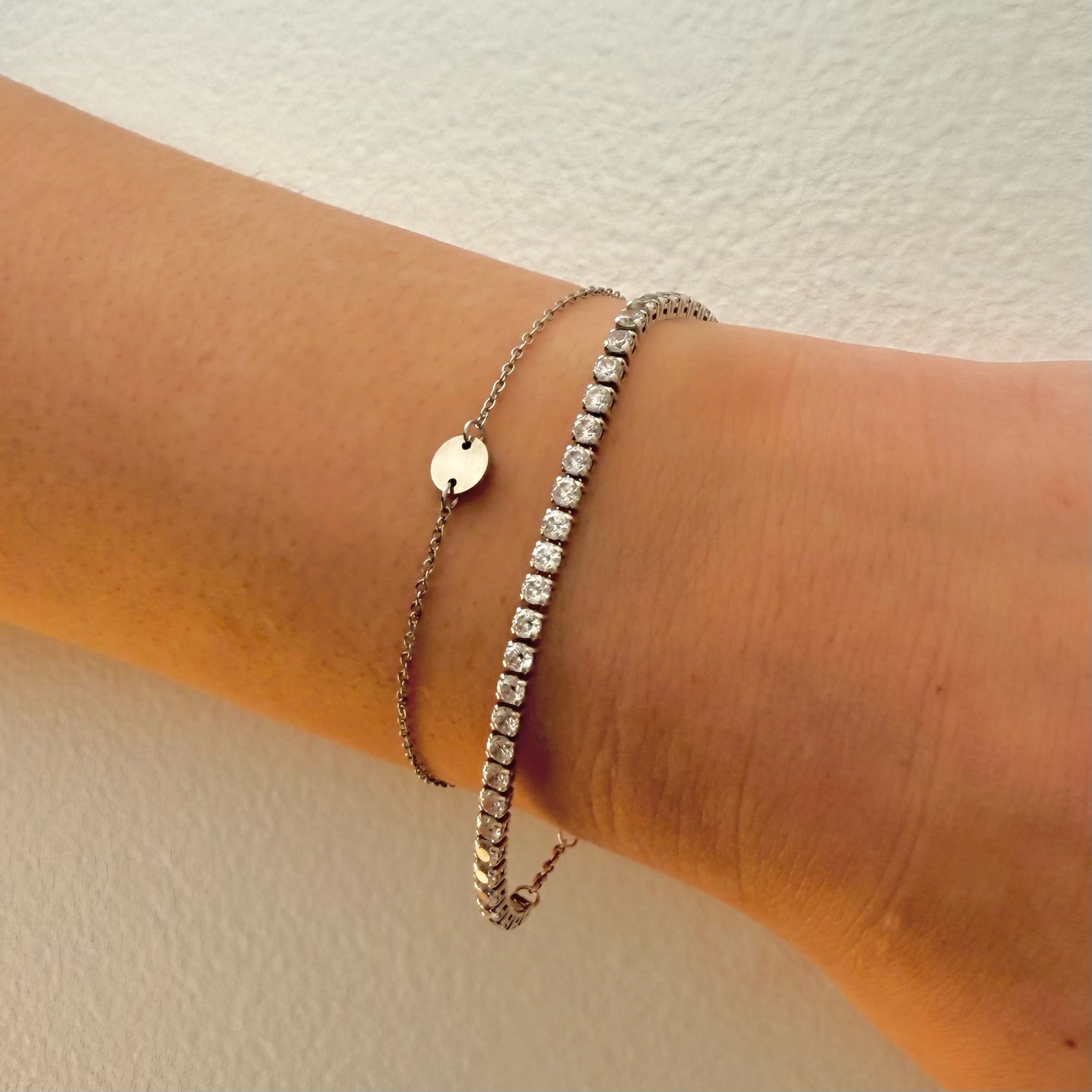 SILVER DISC PENDANT BRACELET SAMPLE