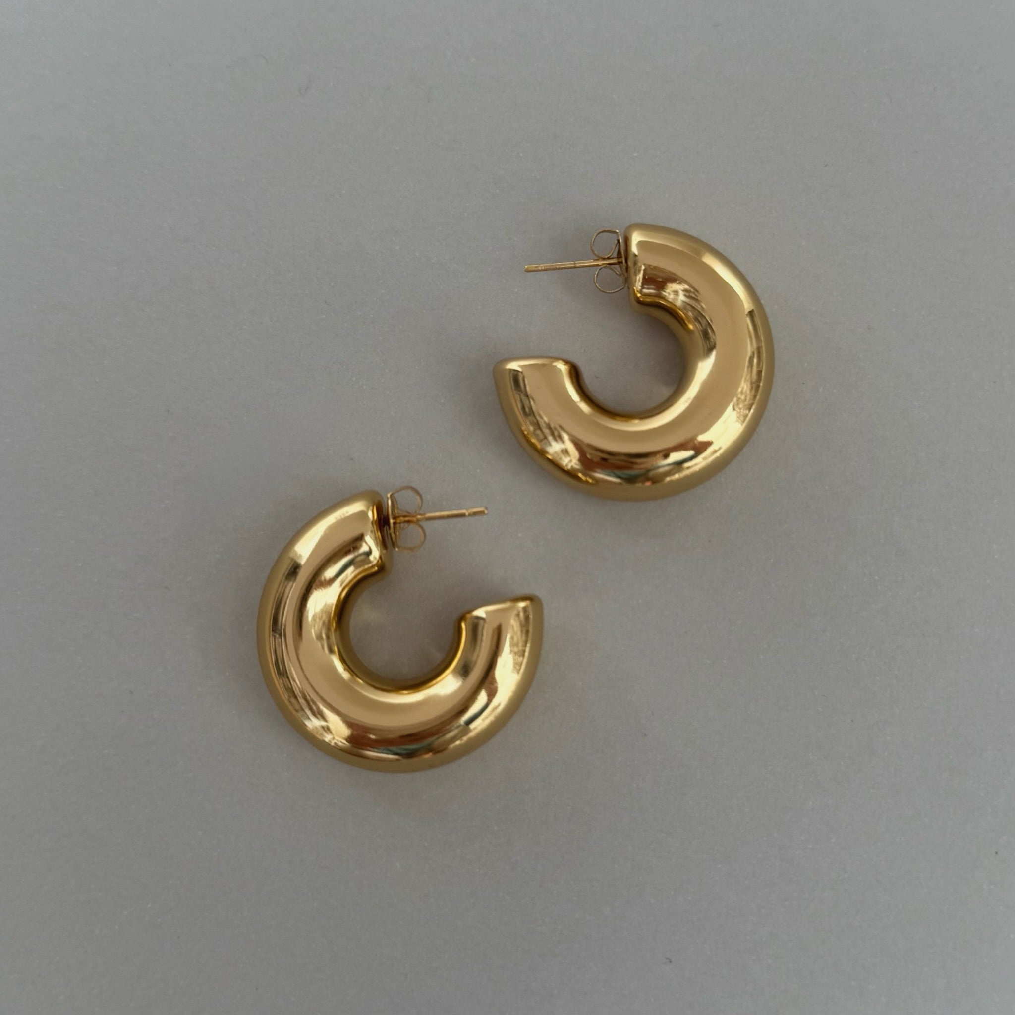 GOLD CHUNKY SMOOTH HOOP EARRINGS - SAMPLE