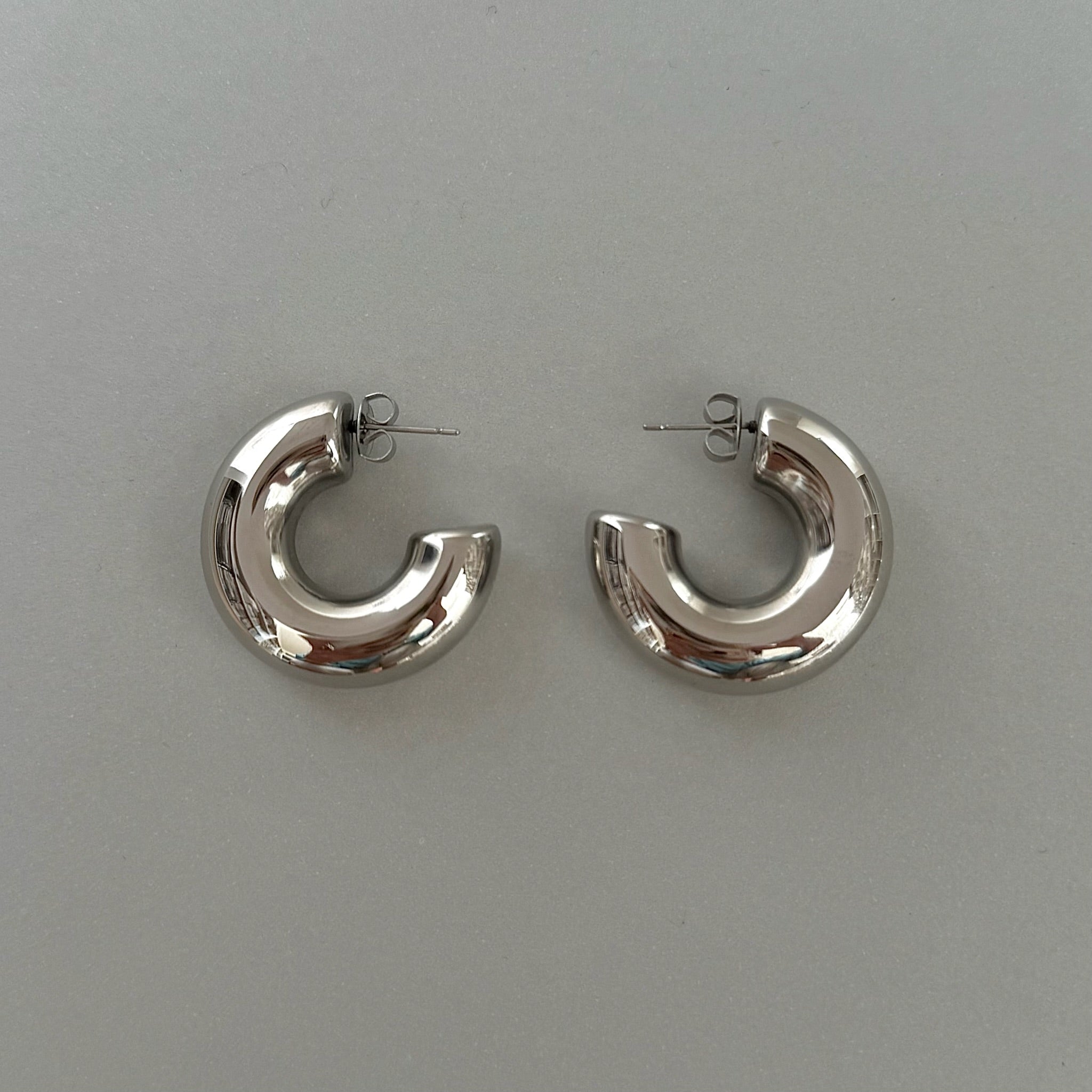 SILVER CHUNKY SMOOTH HOOP EARRINGS SAMPLE