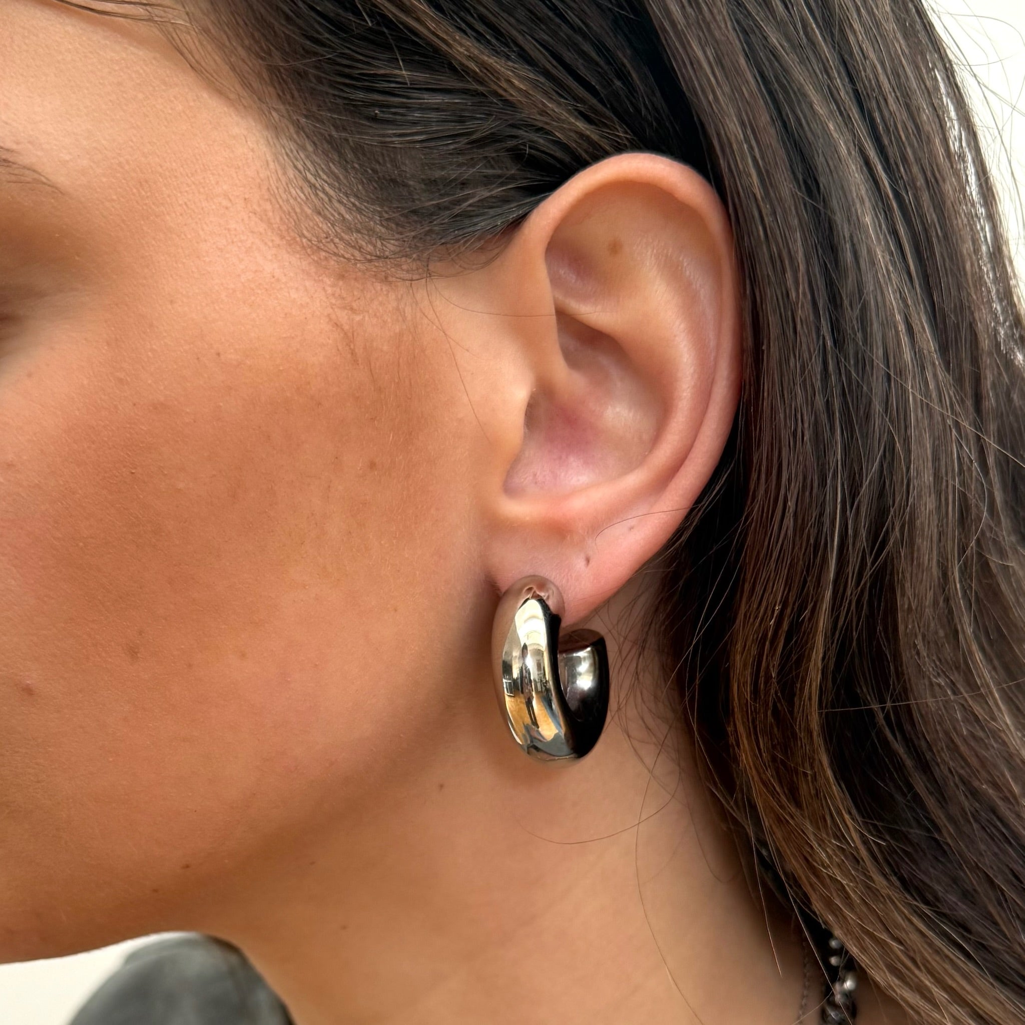 SILVER CHUNKY SMOOTH HOOP EARRINGS SAMPLE