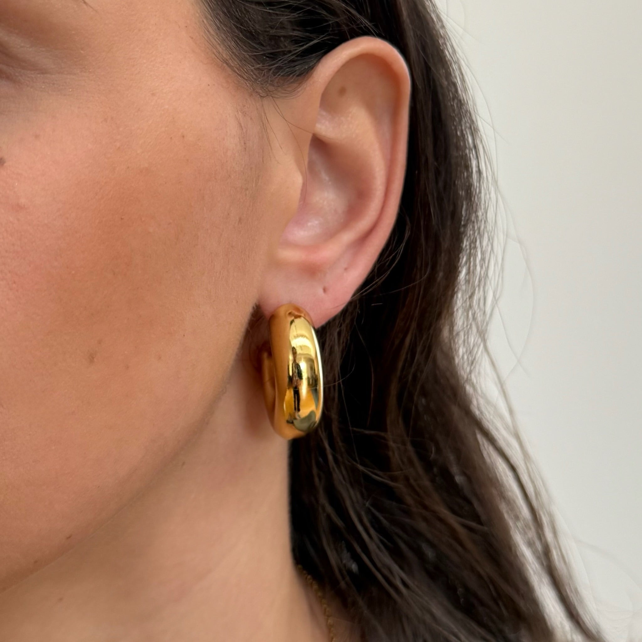 GOLD CHUNKY SMOOTH HOOP EARRINGS - SAMPLE