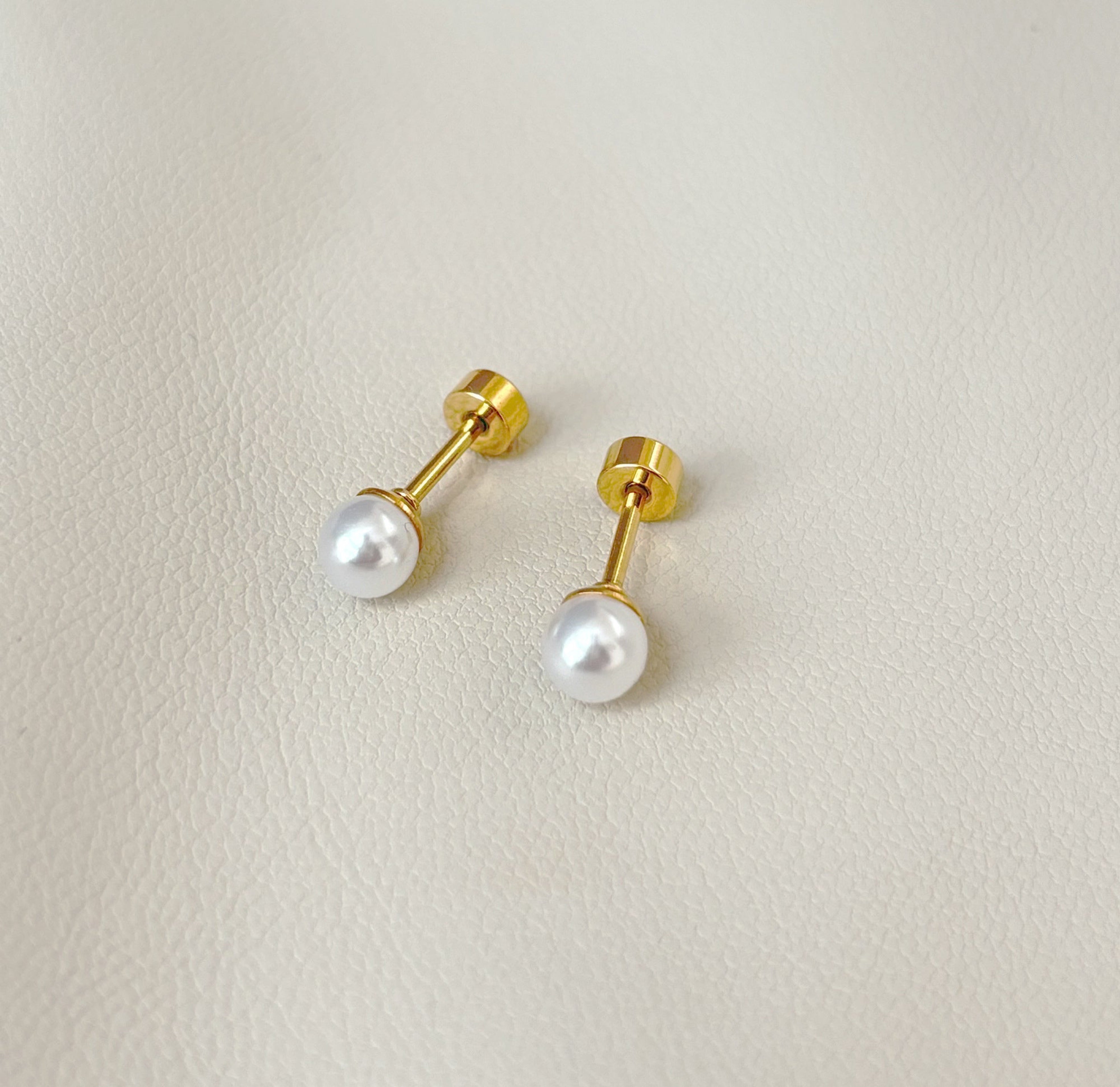 gold dainty pearl earrings