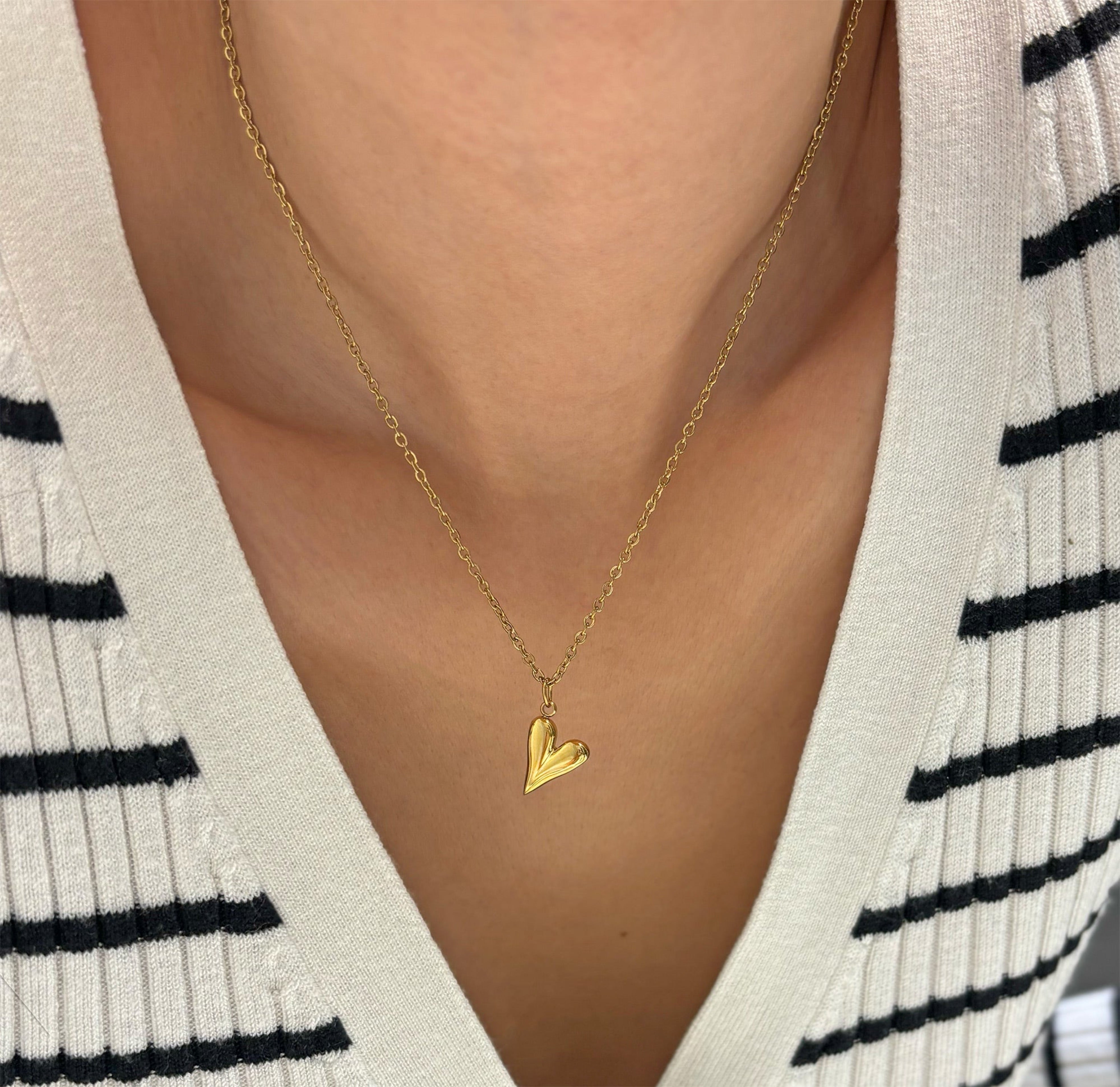 dainty gold slanted heart pendant necklace