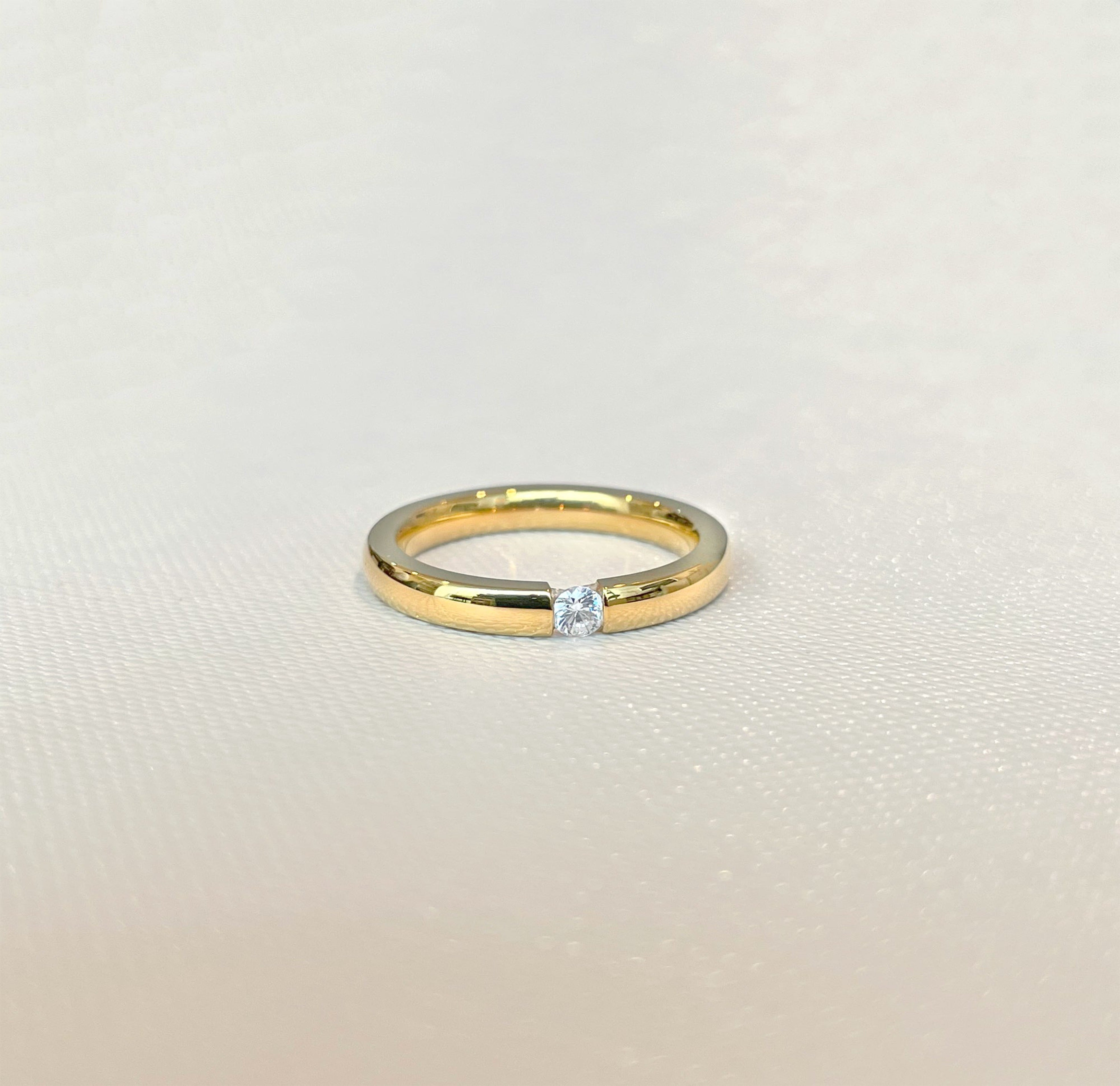 18K GOLD FLOATING SOLIATIRE RING BAND - SAMPLE