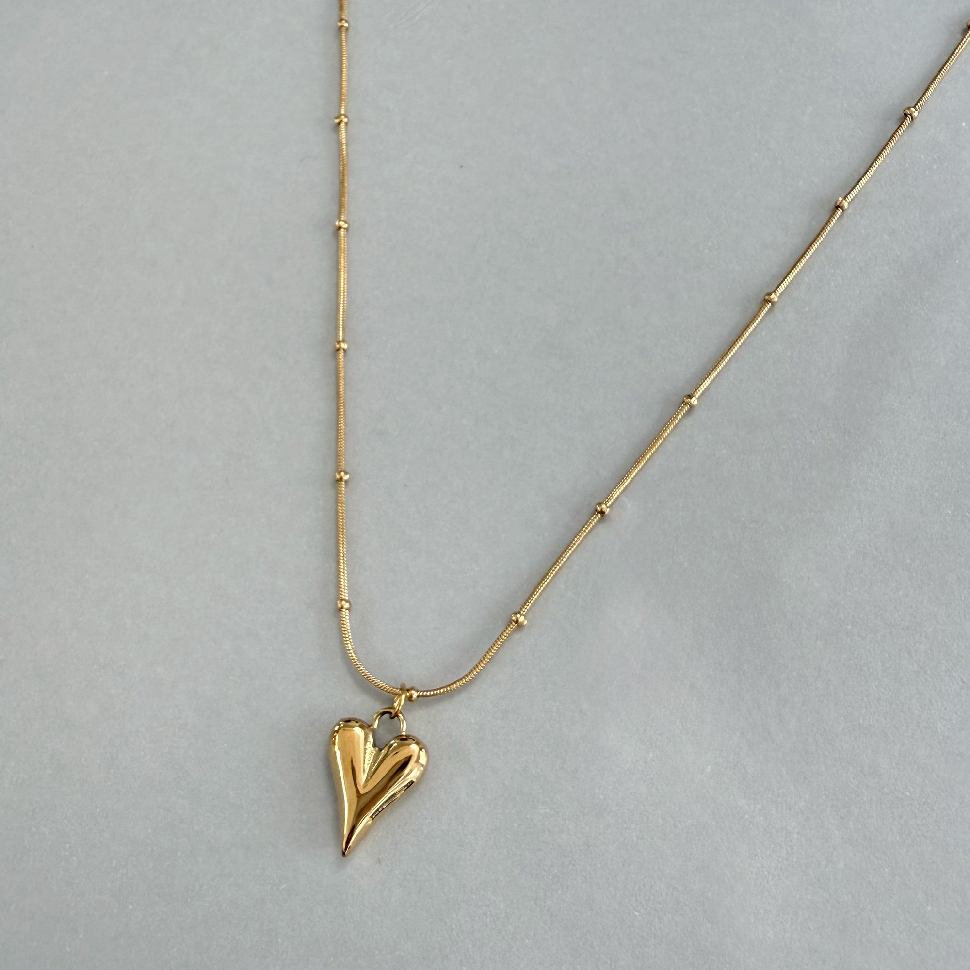 GOLD DAINTY HEART PENDANT NECKLACE - SAMPLE