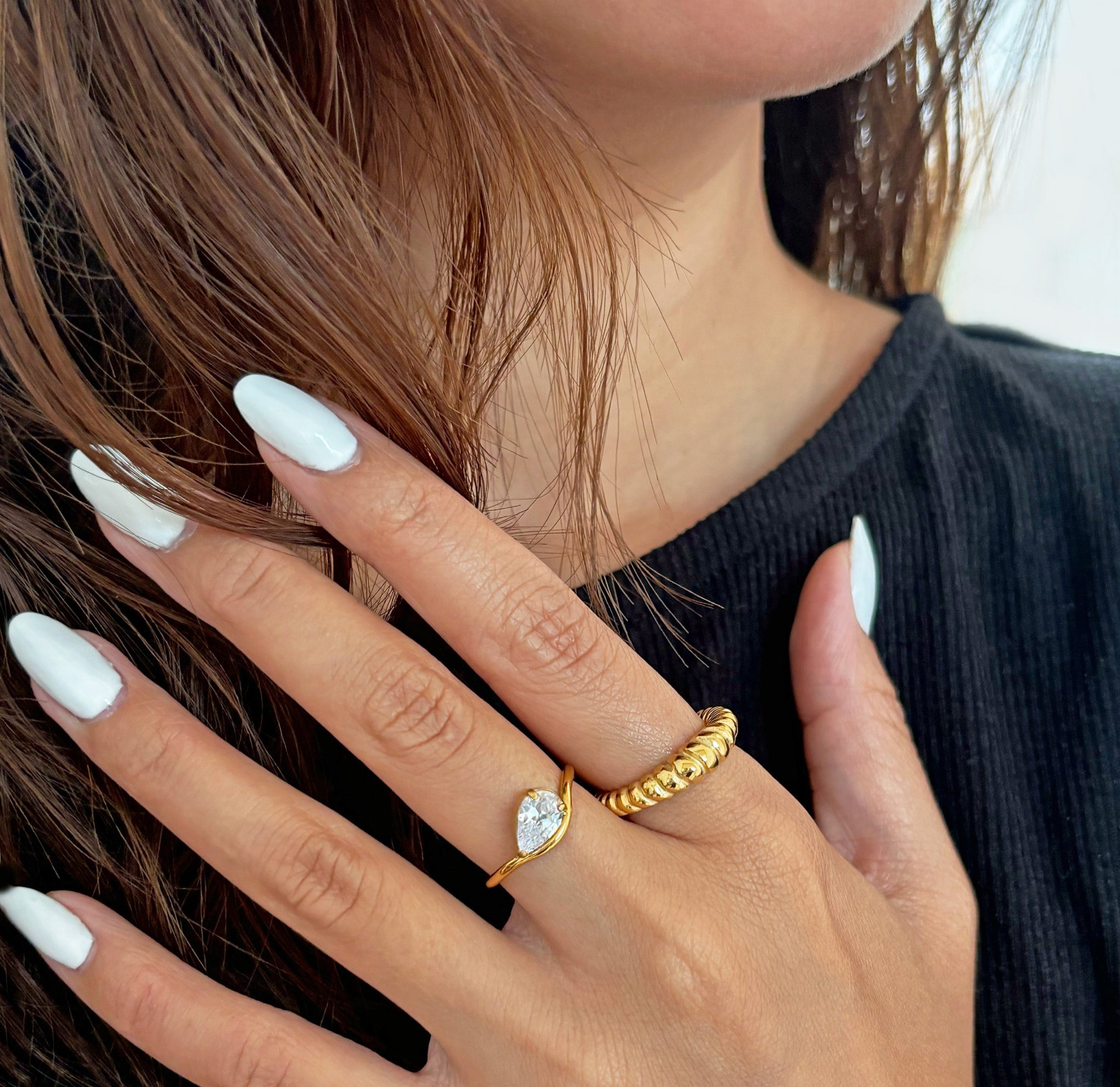 pear stone ring waterproof worn on model