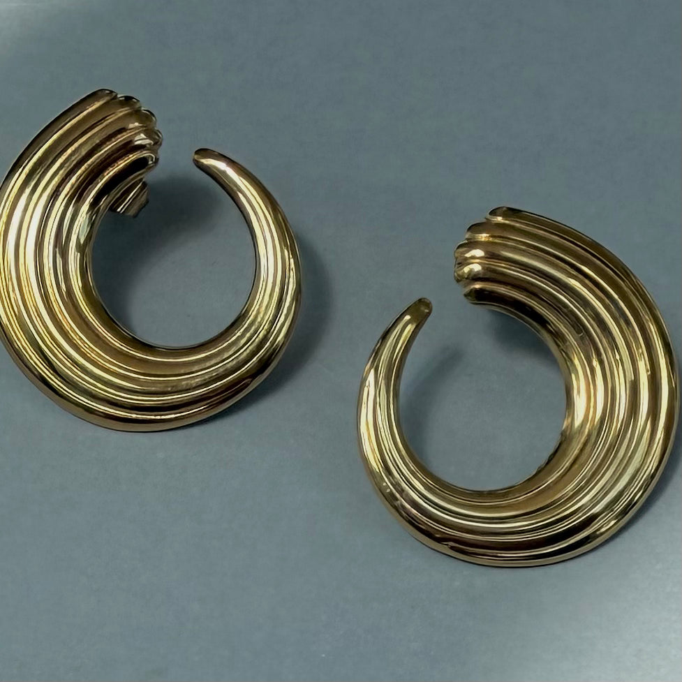 gold vintage inspired ribbed curve earrings waterproof jewelry
