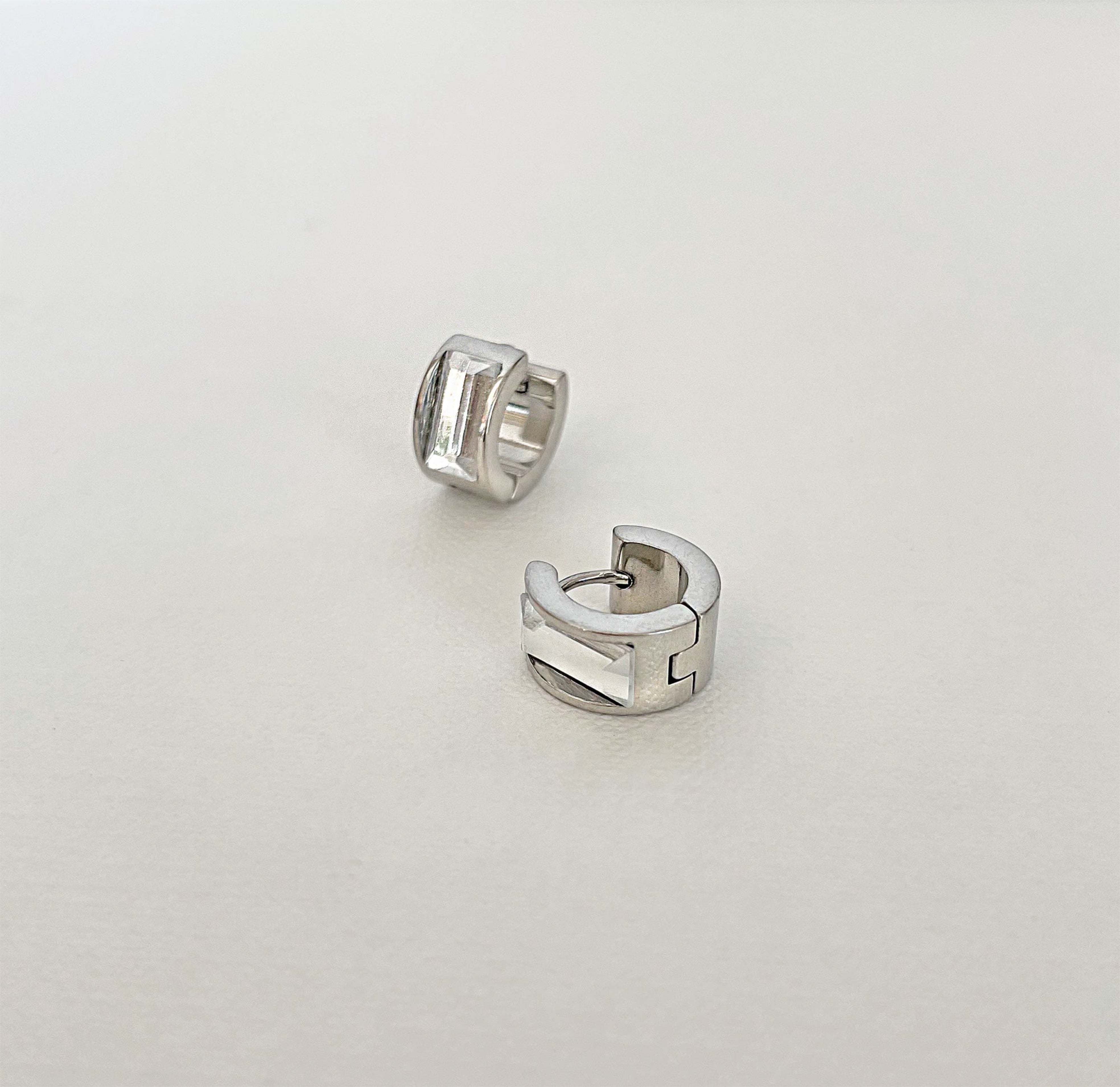 SILVER EMERLAD STONE HUGGIE EARRINGS SAMPLE