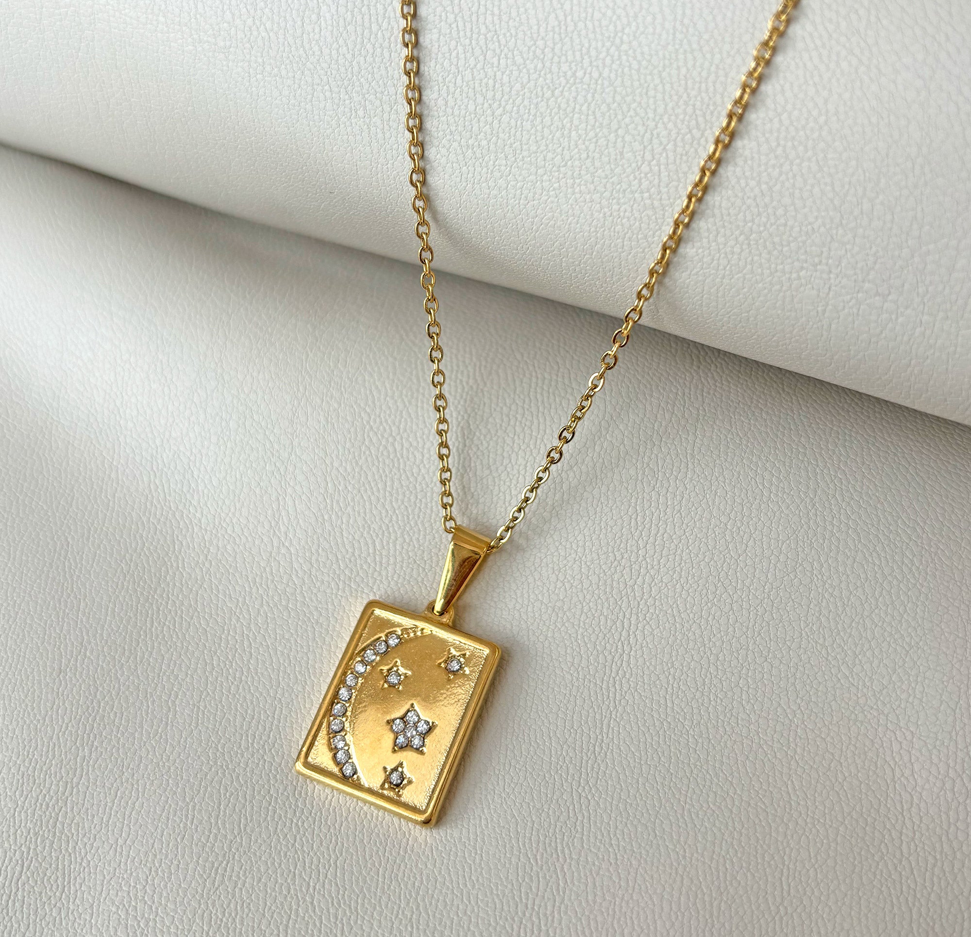 star-moon-gold-pendant-necklace-waterproof