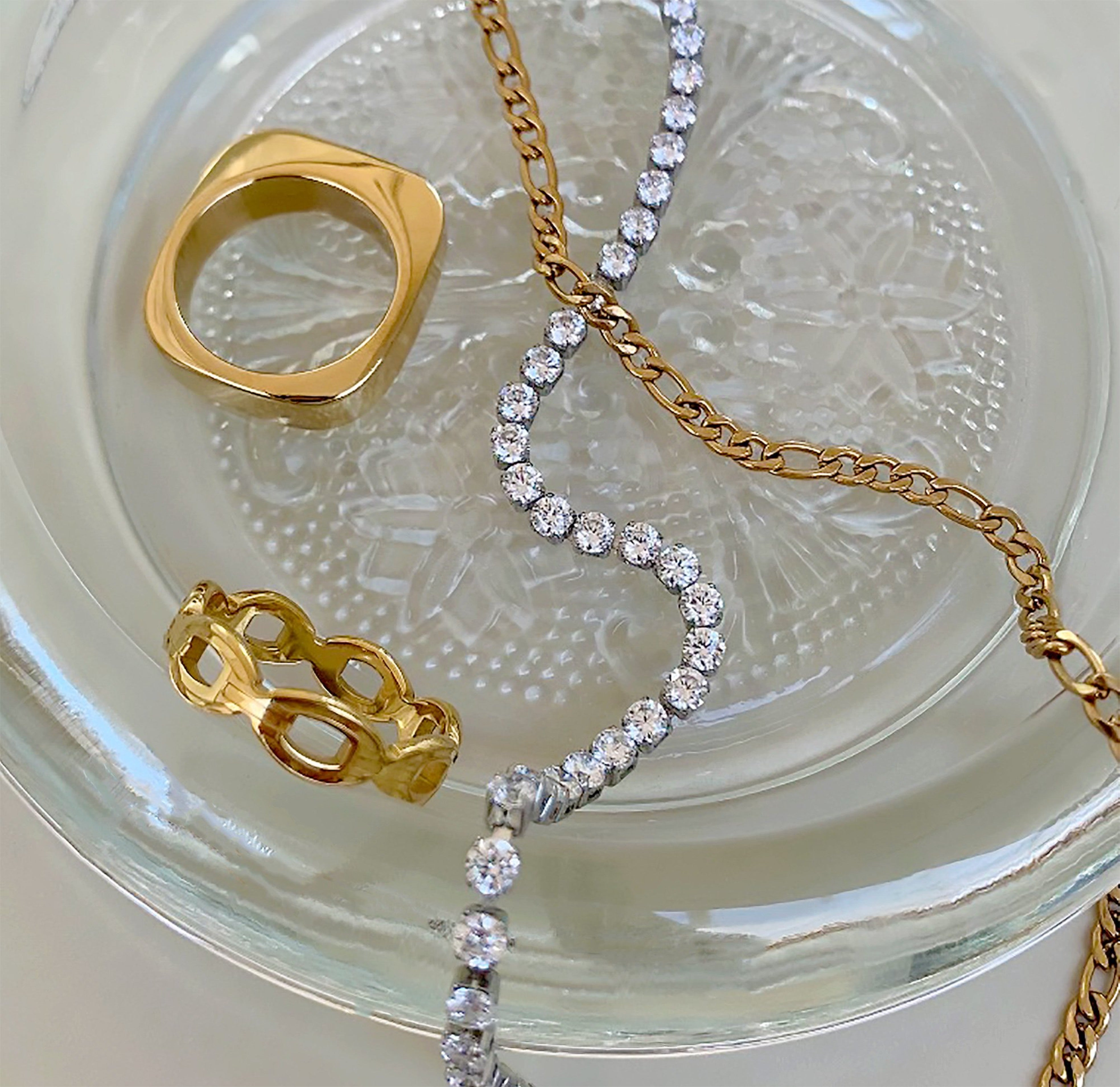 dainty tennis necklace
