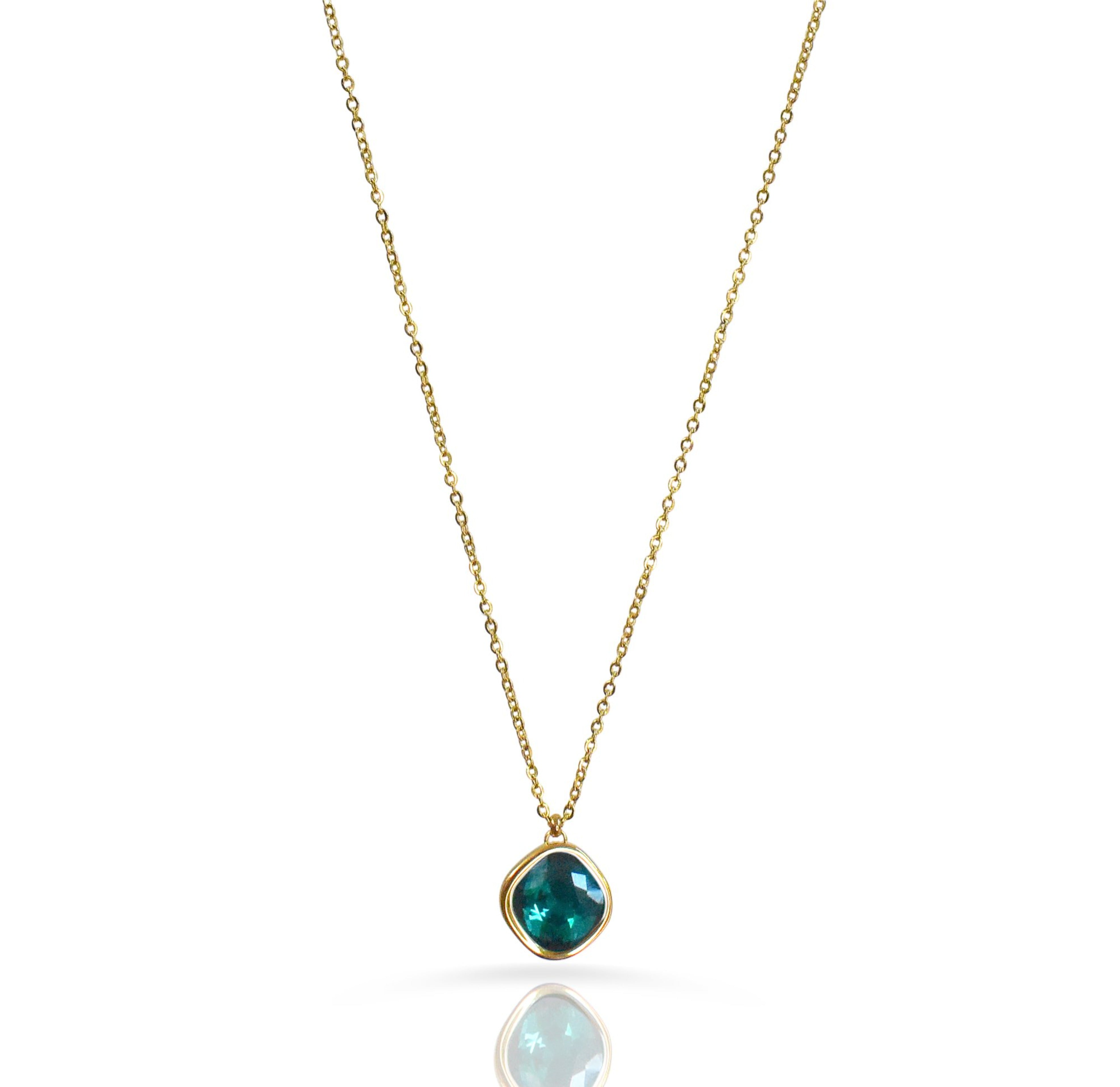EMERALD GREEN PENDANT NECKLACE