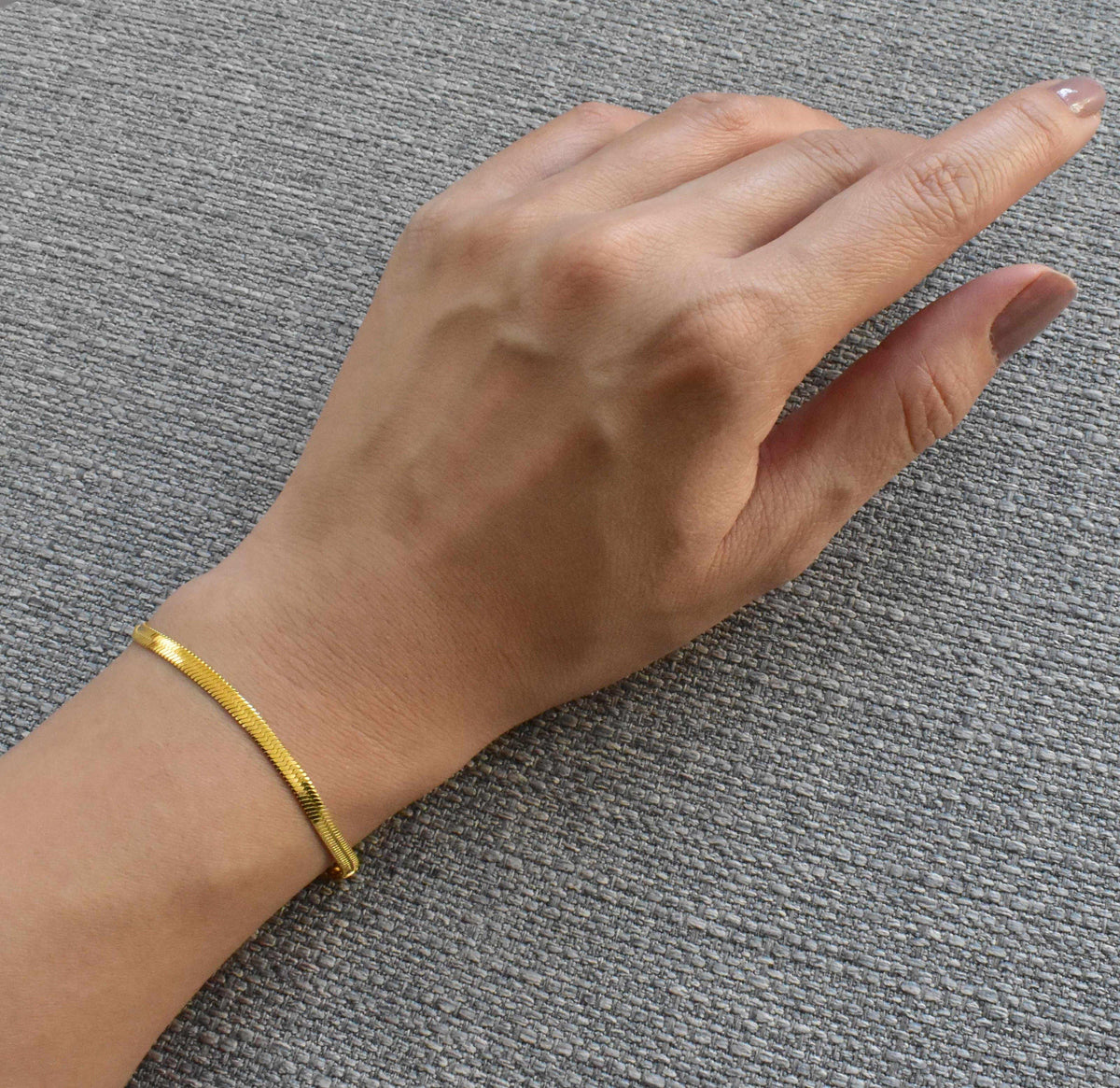 GOLD SNAKE CHAIN BRACELET