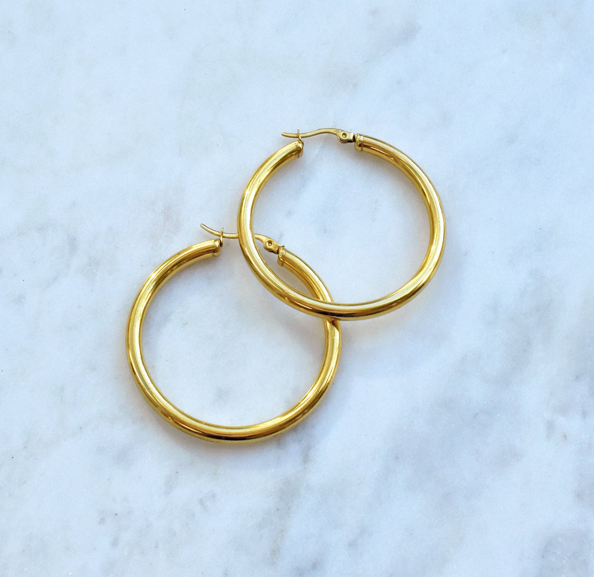 hollow hoop eaarrings