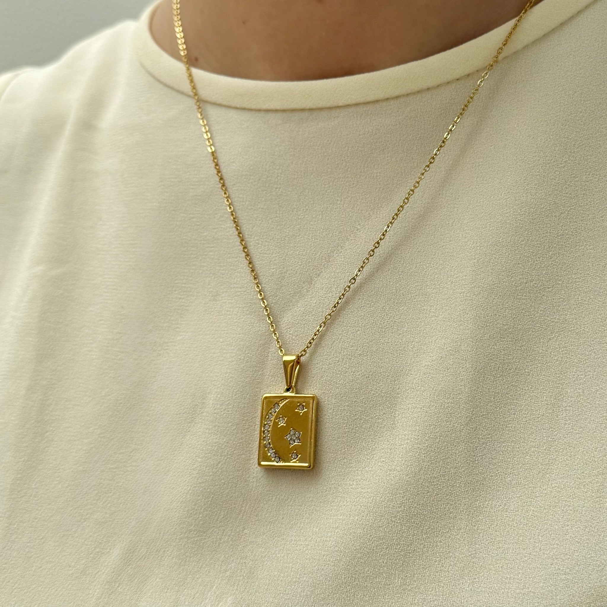 GOLD STAR AND MOON PENDANT NECKLACE SAMPLE