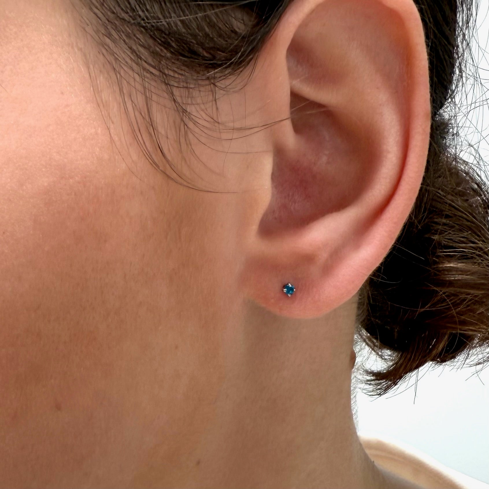 DAINTY SILVER STUD EARRINGS SAPPHIRE  SAMPLE