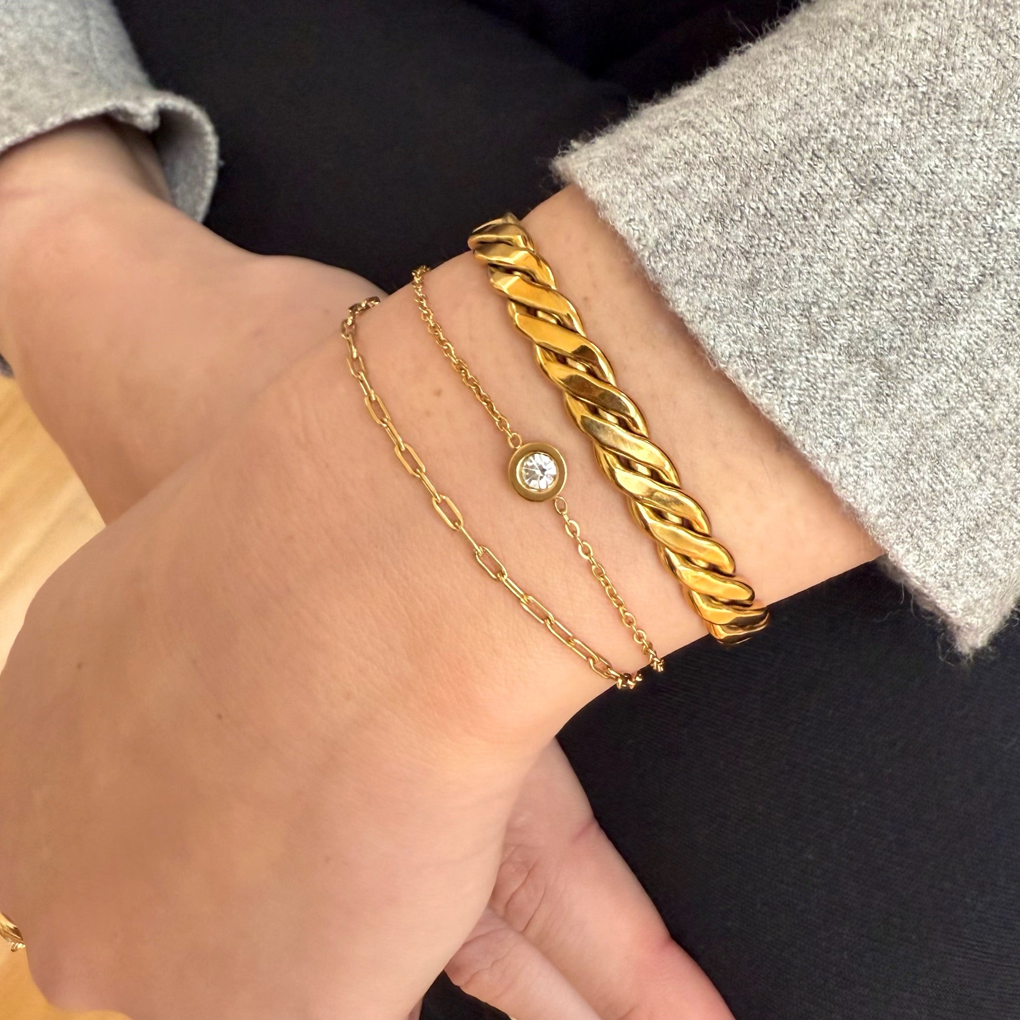 ALEX GOLD DAINTY BABY PAPERCLIP CHAIN BRACELET