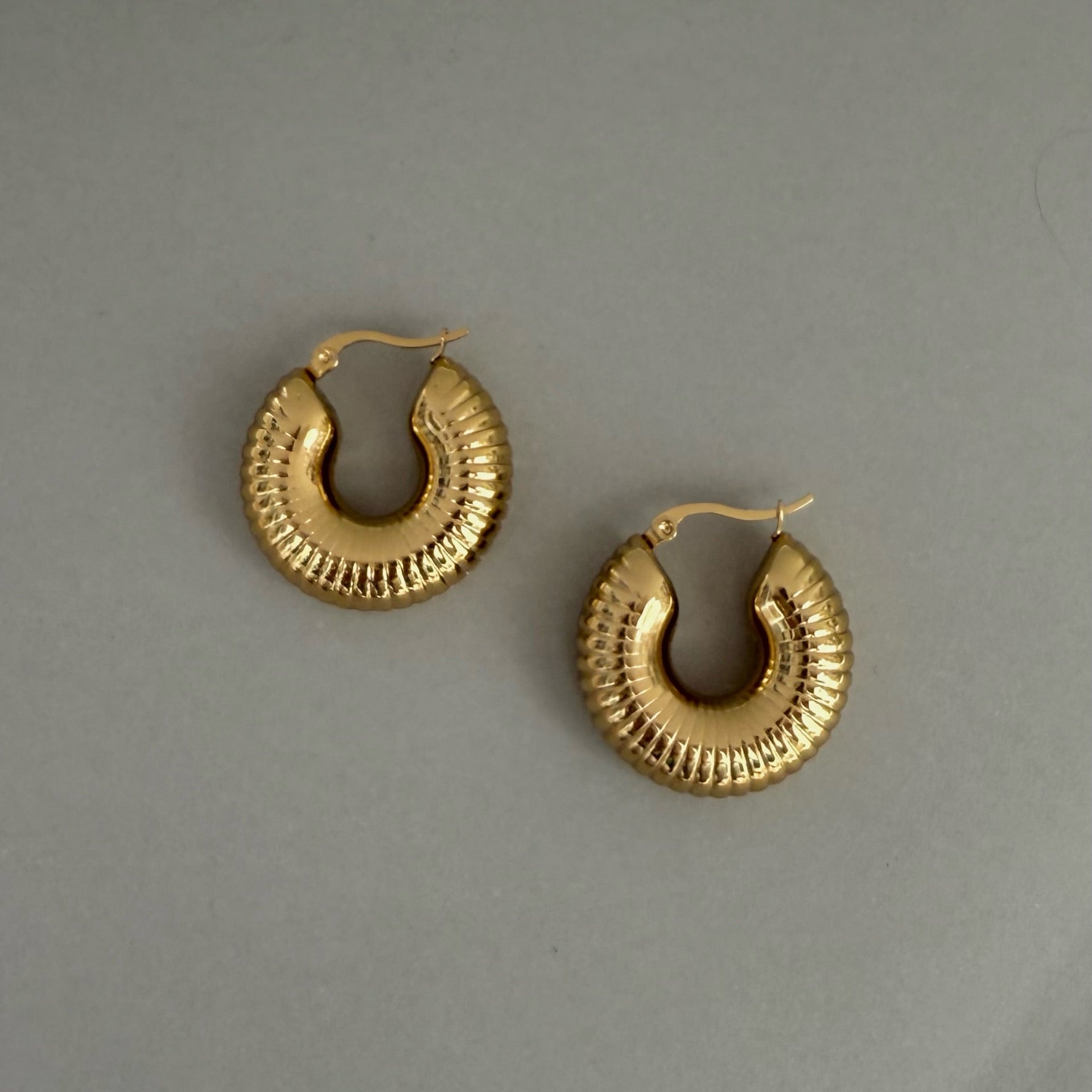 GOLD CHUNKY RIBBED HOOP EARRINGS SAMPLE