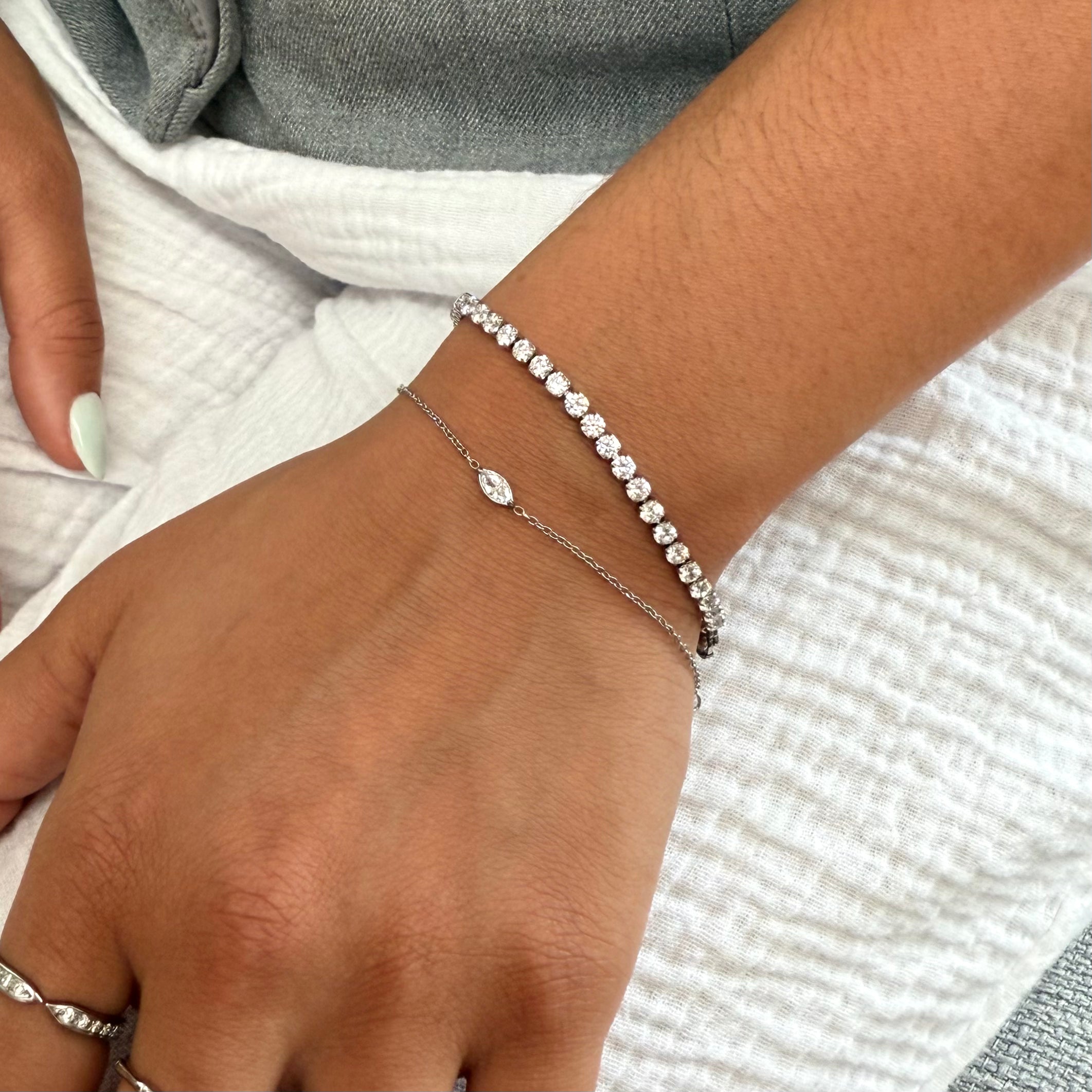 PHOEBE DAINTY SILVER MARQUISE PENDANT BRACELET