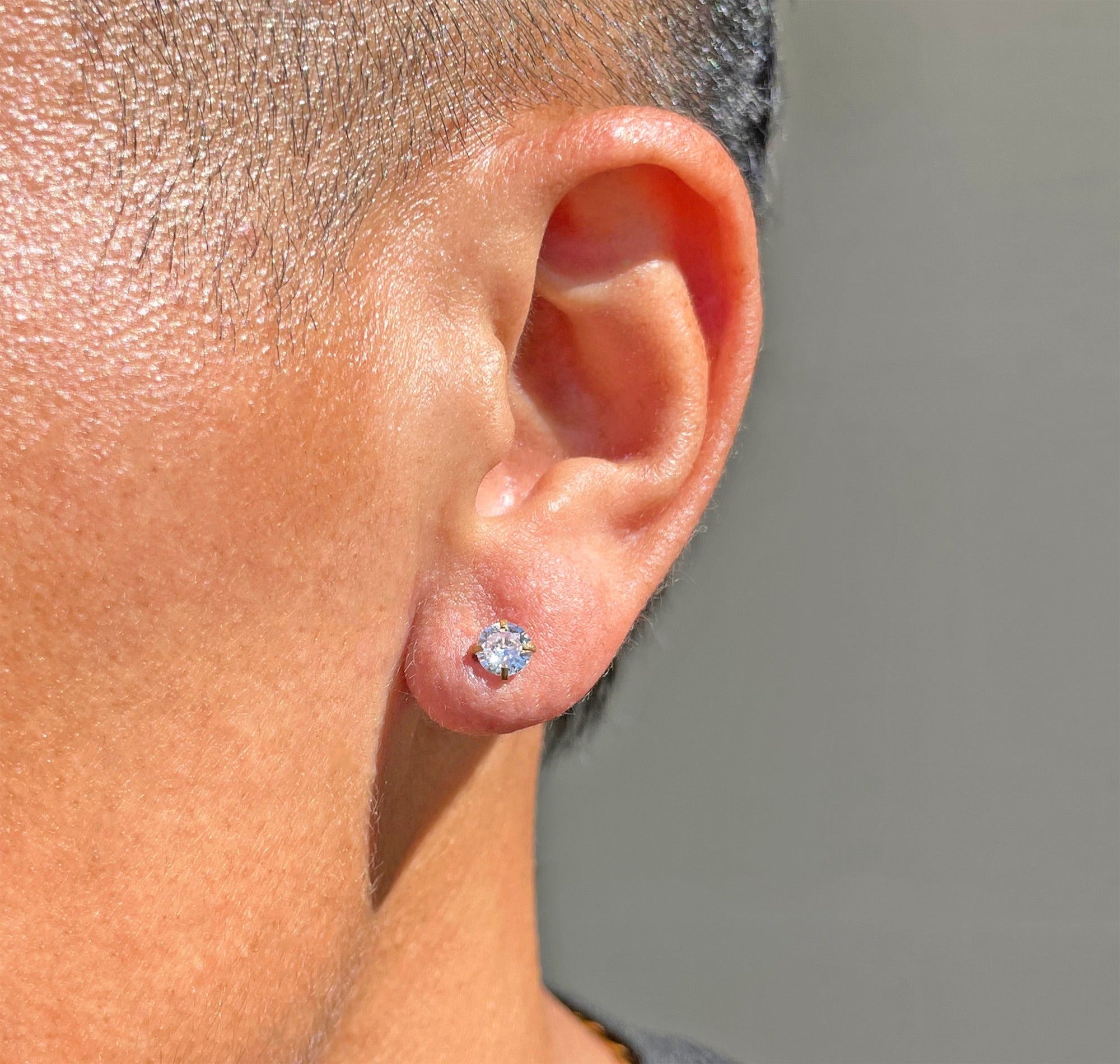 gold diamond stud  mens waterproof jewelry