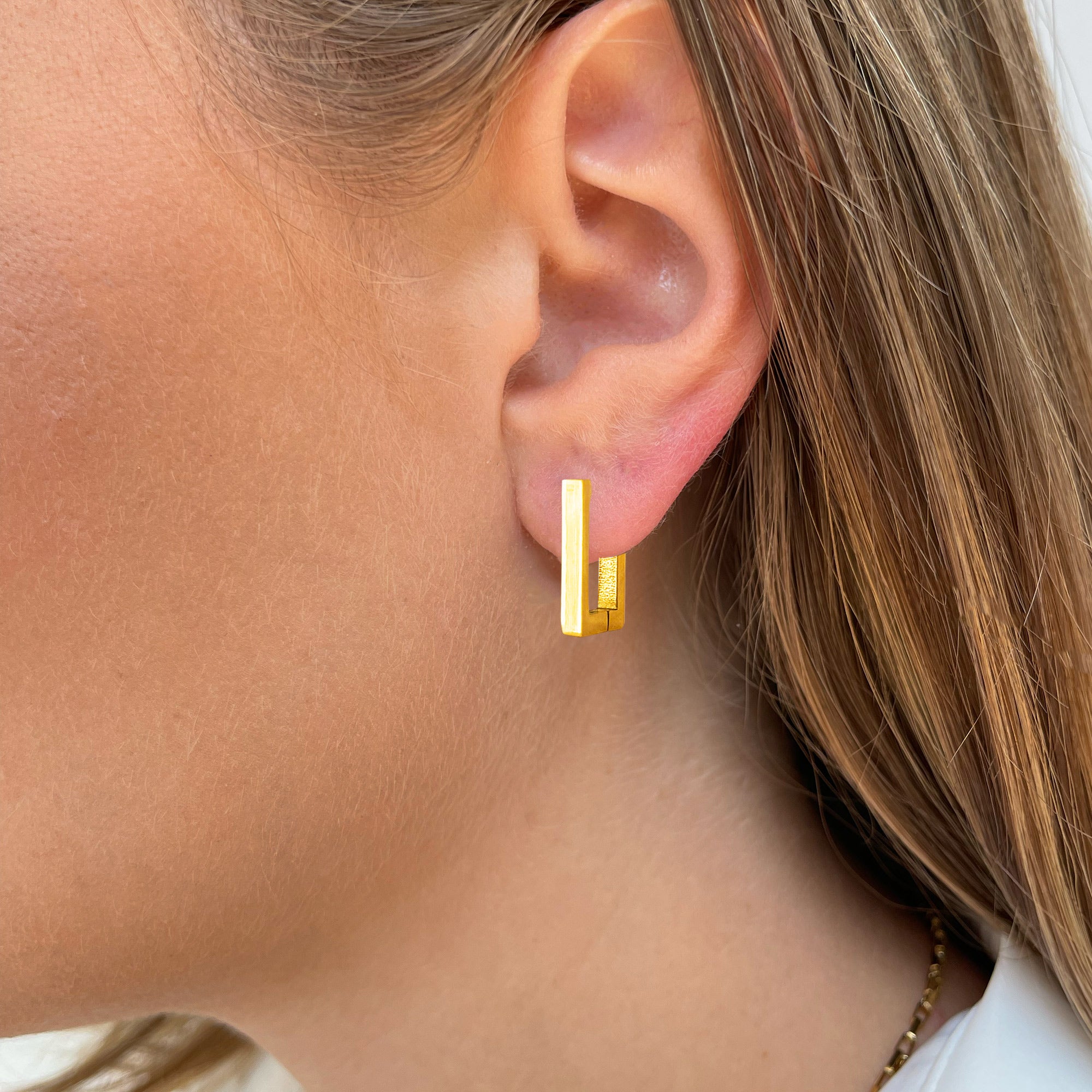 ELODIE GOLD RECTANGLE EARRINGS