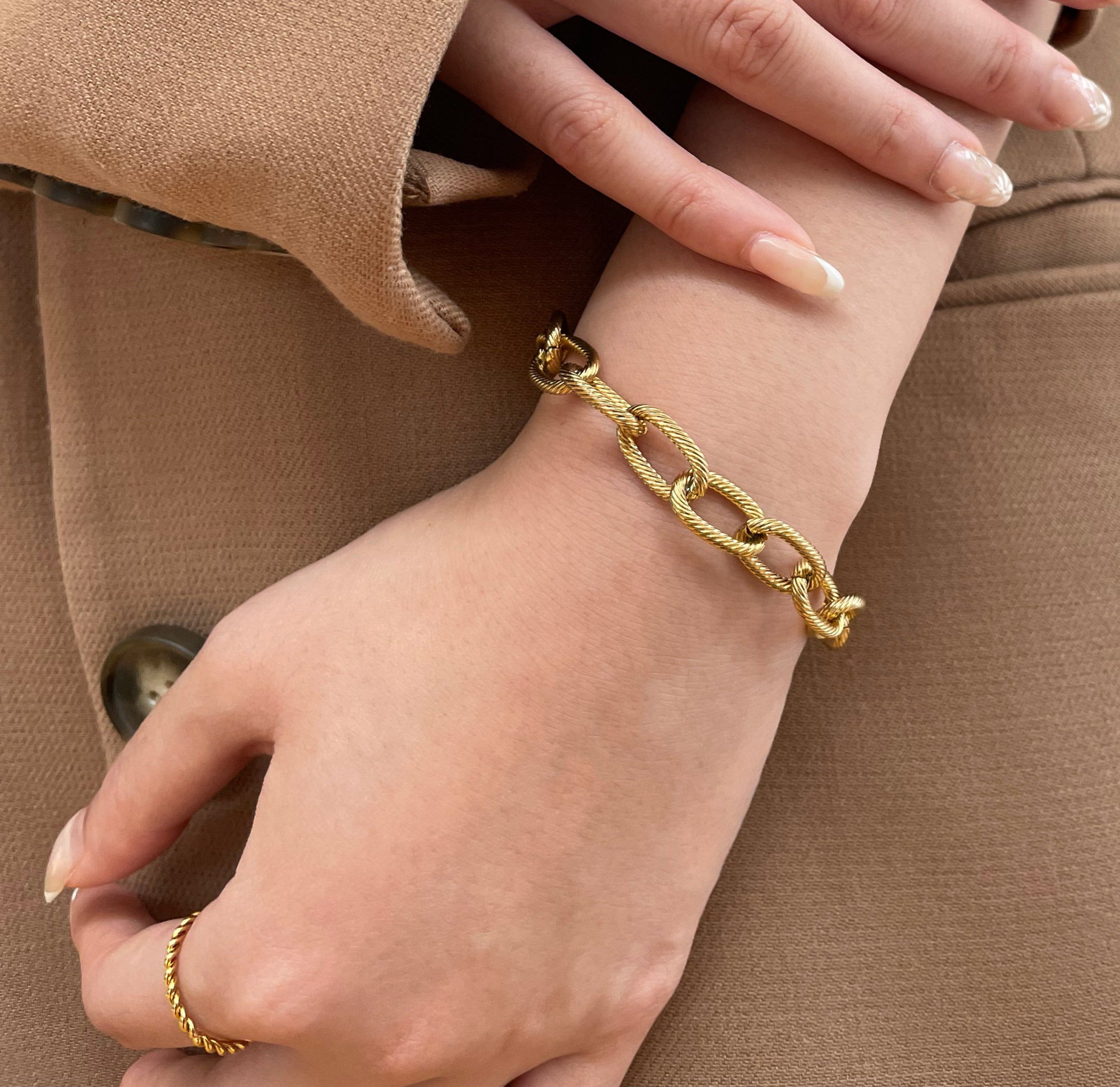 Carly Gold Texture Link Chain Bracelet - Waterproof Jewelry