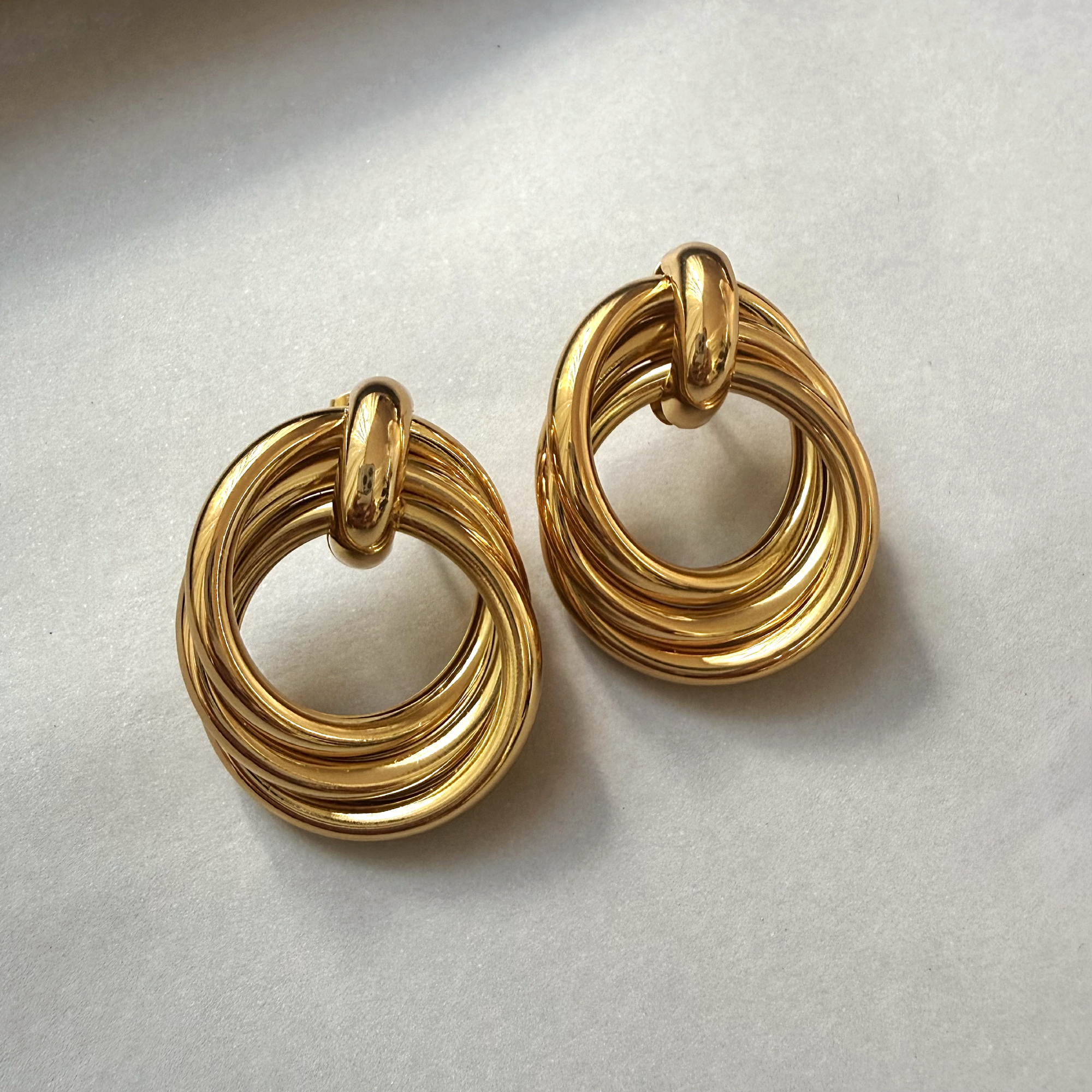 GOLD INTERLOCKING RING DOORKNOCKER EARRINGS - SAMPLE