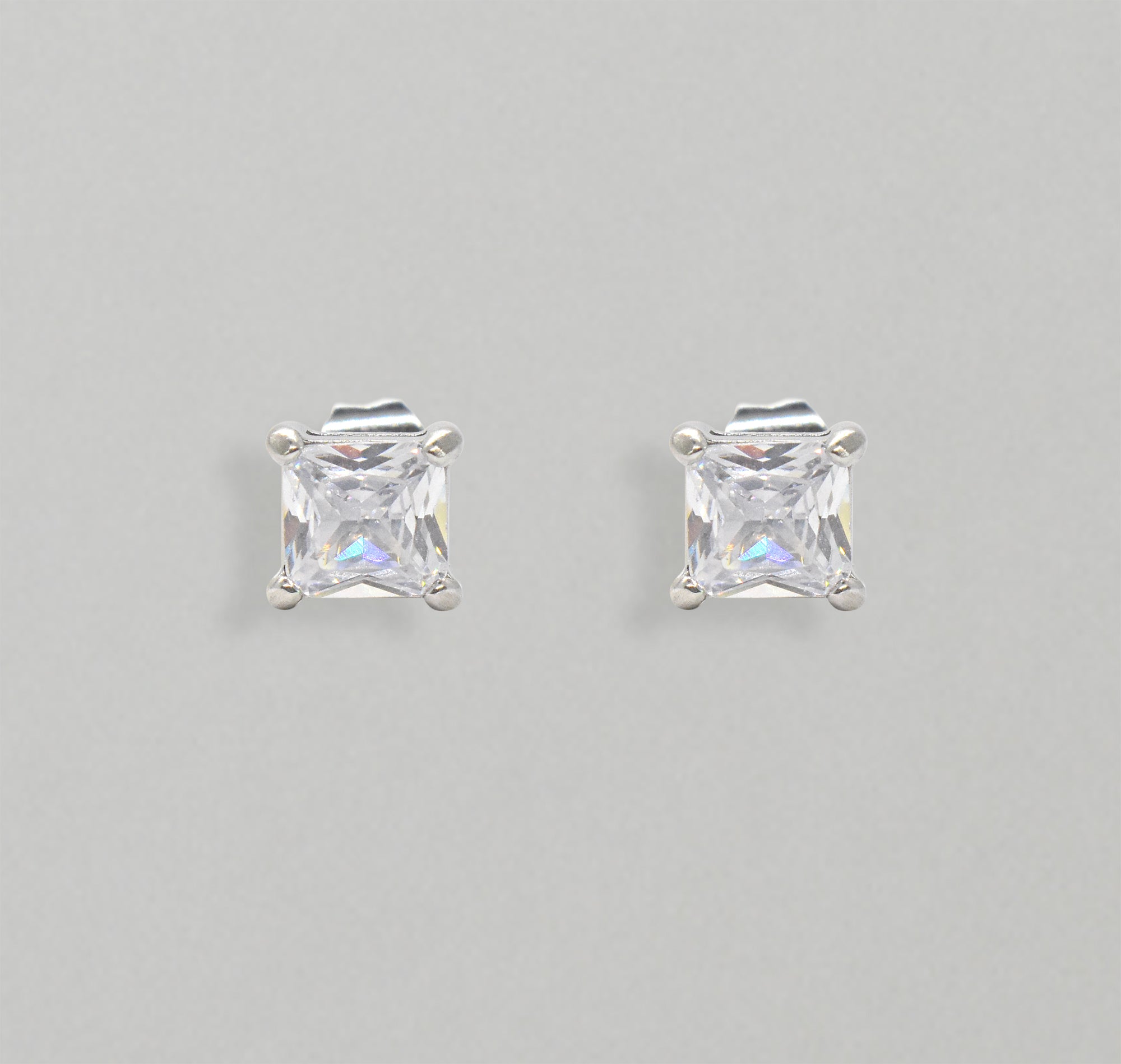 SILVER STUD EARRINGS - 6MM