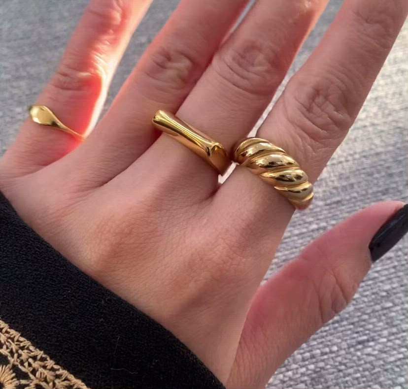 Drew Croissant Charm in Gold Drew Croissant Charm in Gold