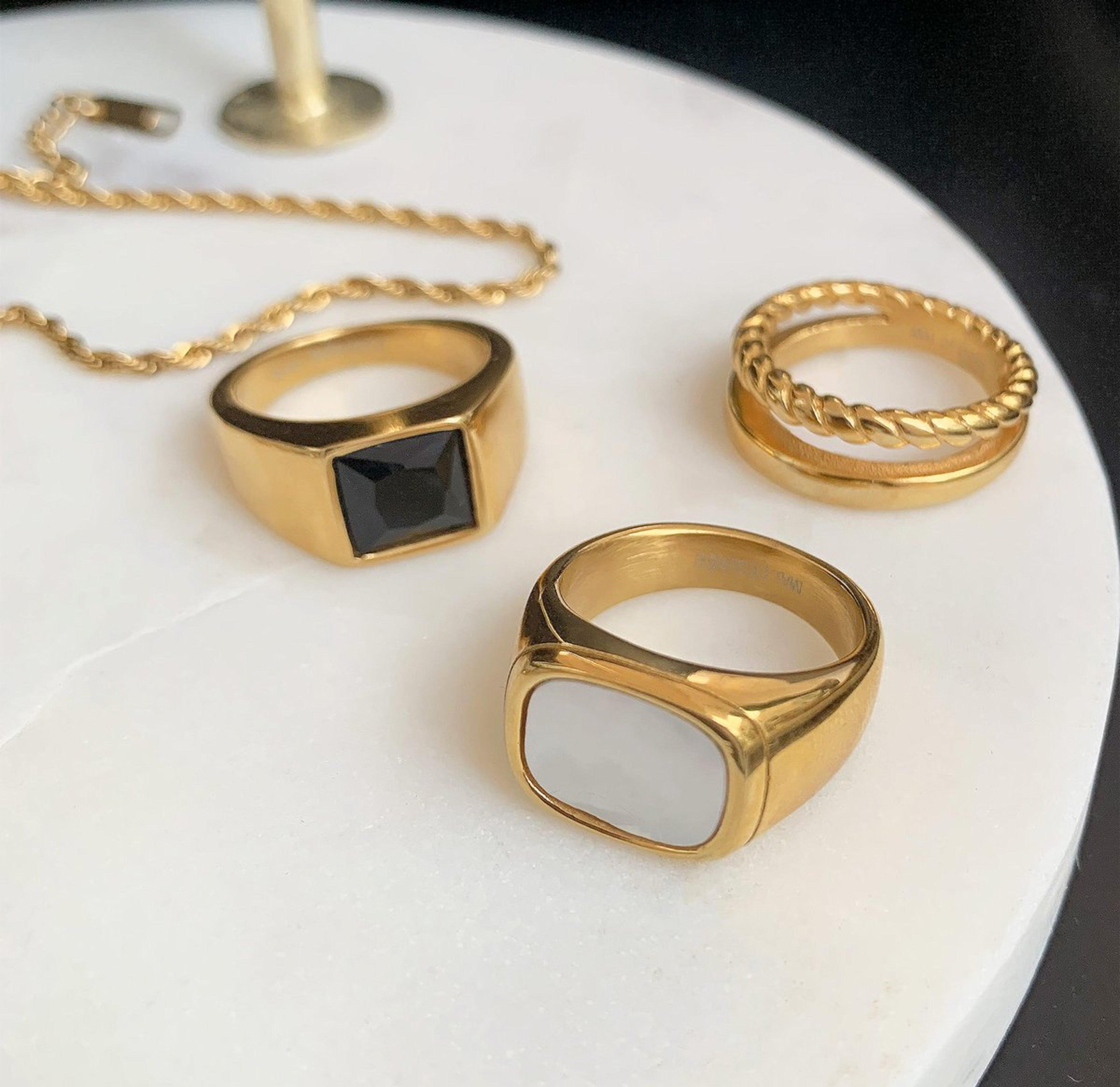 18k Solid Gold Signet Ring Rose Gold Signet Pearl Gold - Etsy | Etsy gold  ring, Signet ring, White pearl ring